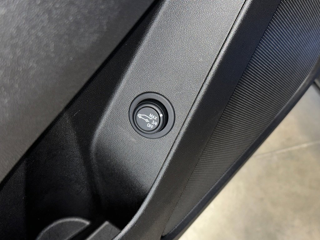 Certified 2024 Chevrolet Equinox LT w/ LPO, Floor Liner Package image 6