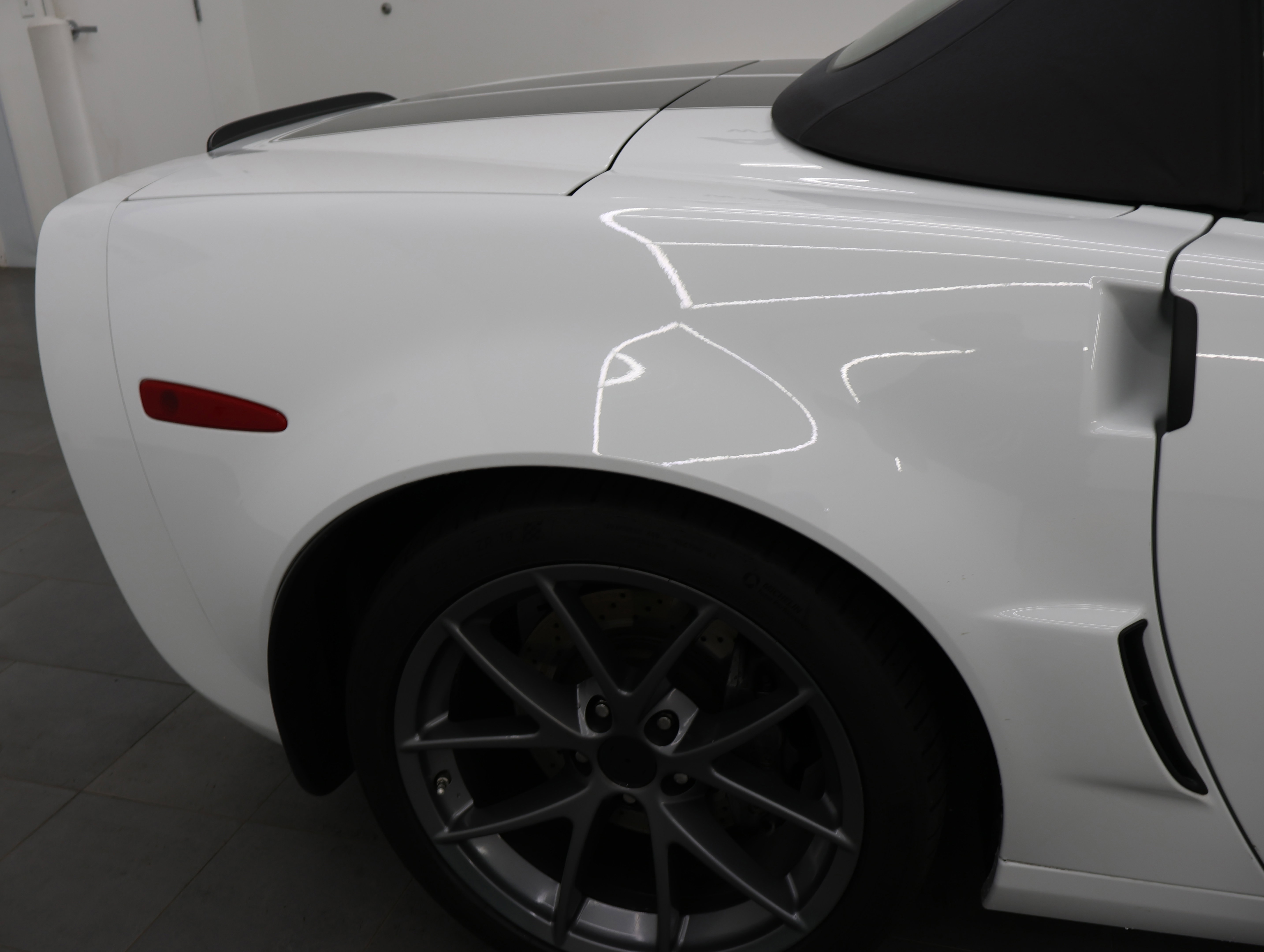 Used 2013 Chevrolet Corvette Grand Sport w/ 4LT Preferred Equipment Group RWD image 22