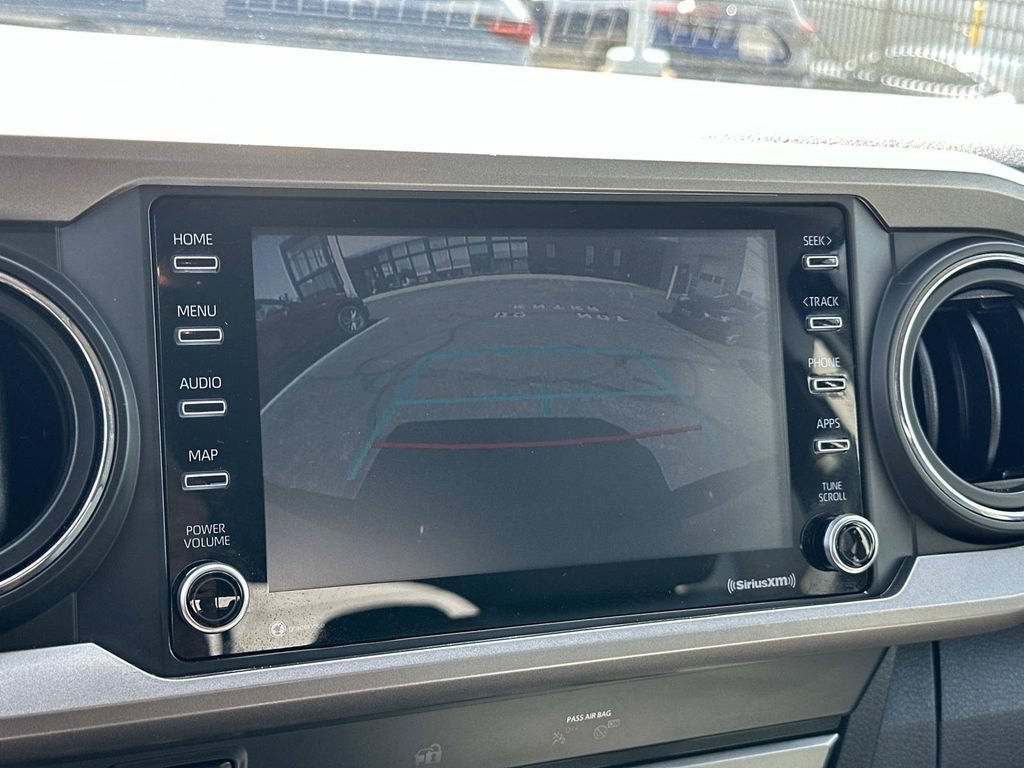 Used 2020 Toyota Tacoma SR5 AWD/4WD image 13