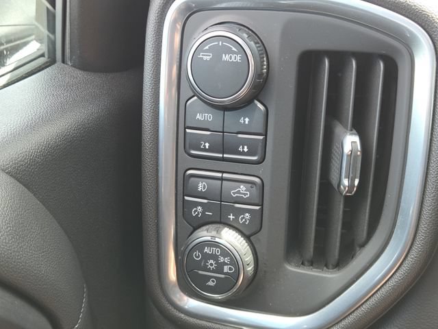 Used 2020 Chevrolet Silverado 1500 LTZ w/ LTZ Premium Package AWD/4WD image 15