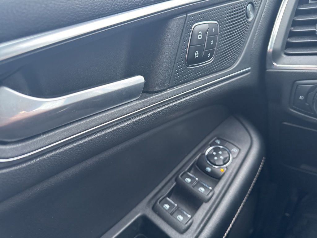 Certified 2022 Ford Edge ST w/ Equipment Group 401A image 17