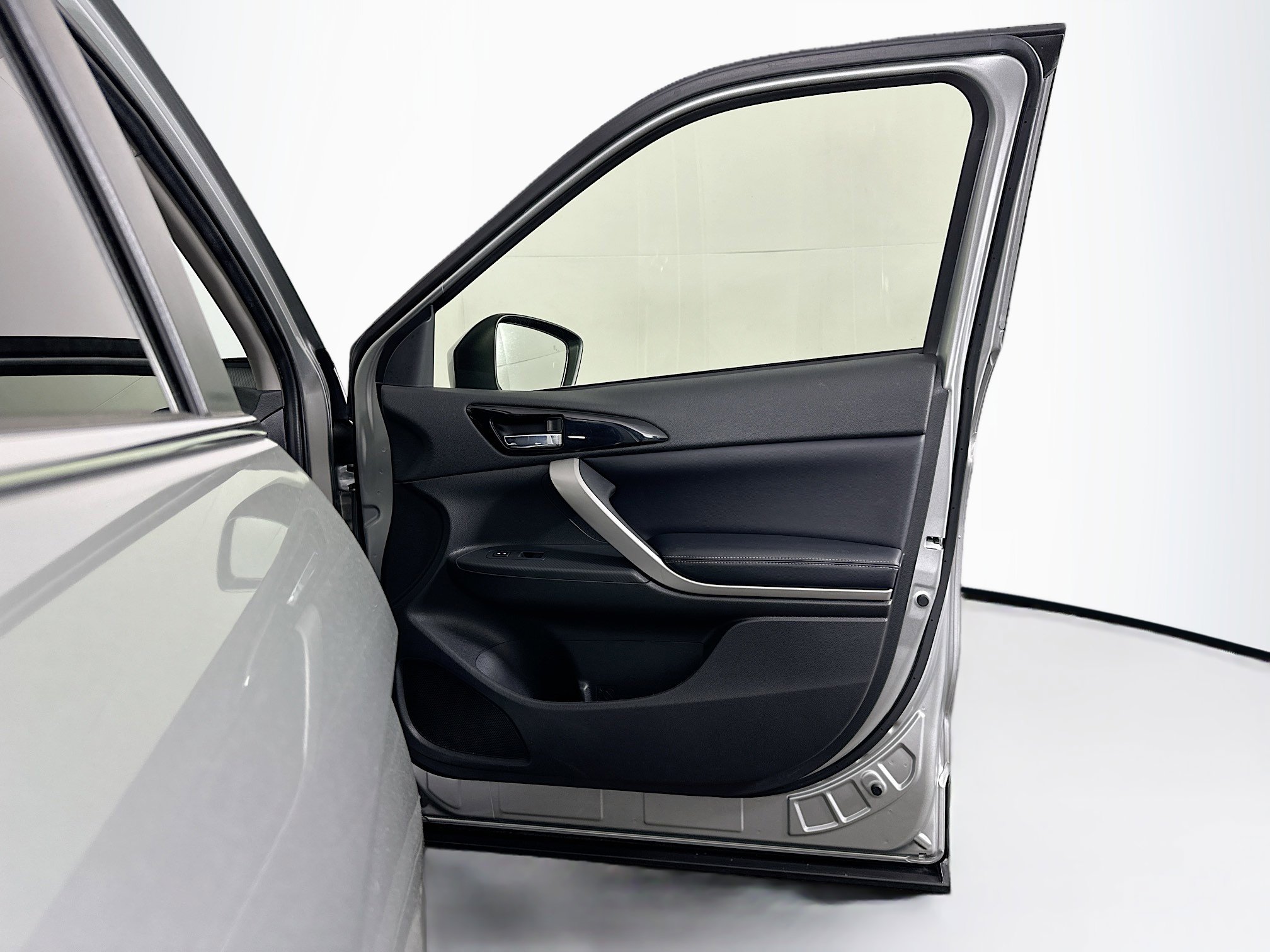 Used 2025 Mitsubishi Eclipse Cross SE image 32