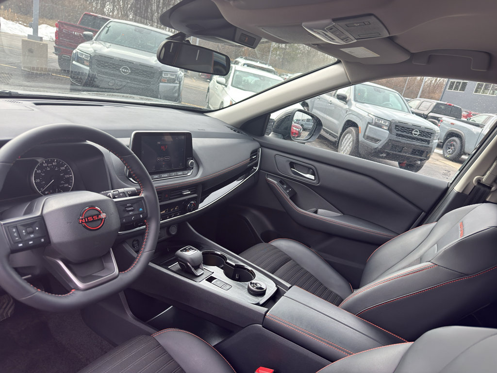 Used 2025 Nissan Rogue SV image 25