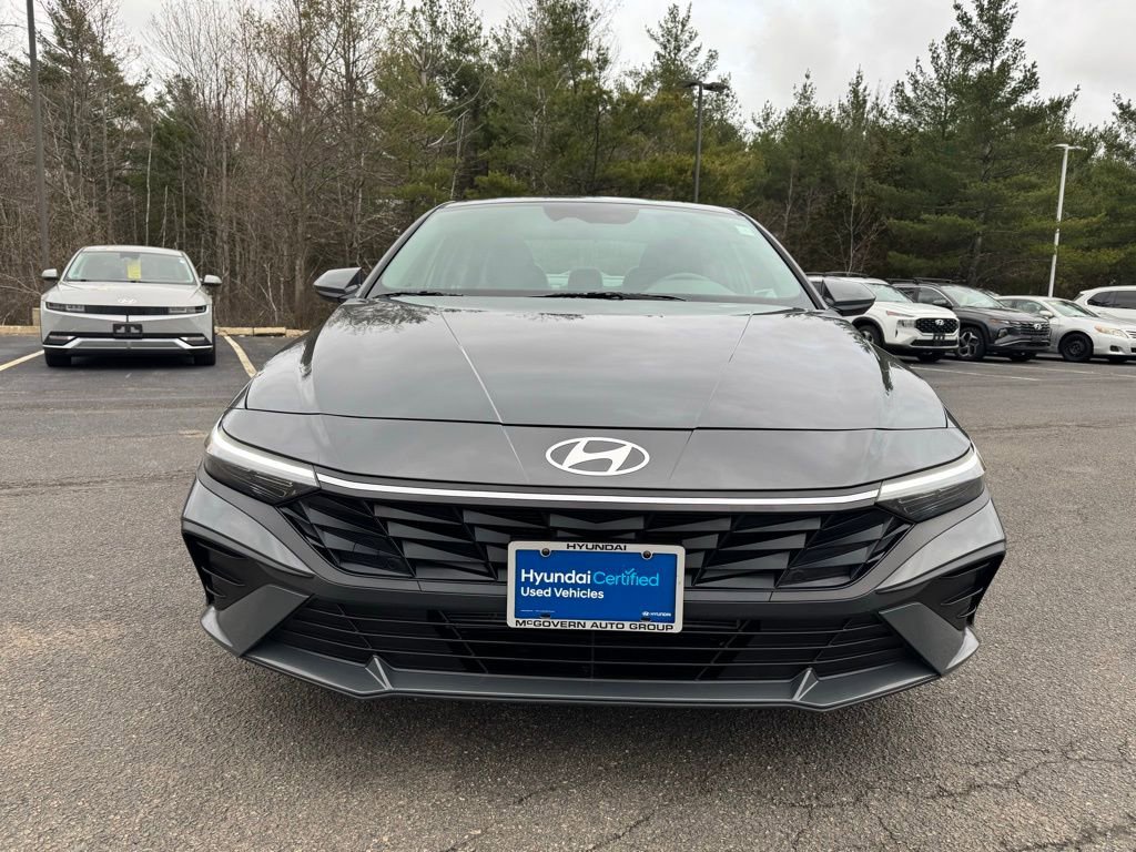 Used 2025 Hyundai Elantra SE image 11