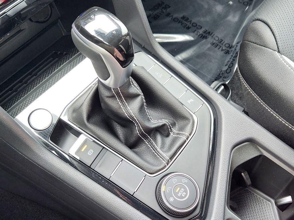 New 2026 Volkswagen Taos SEL image 16