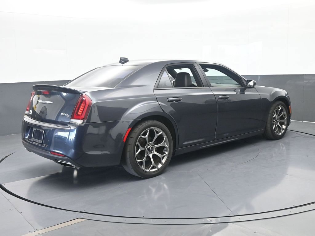 Used 2018 Chrysler 300 S w/ 300S Premium Group RWD image 6