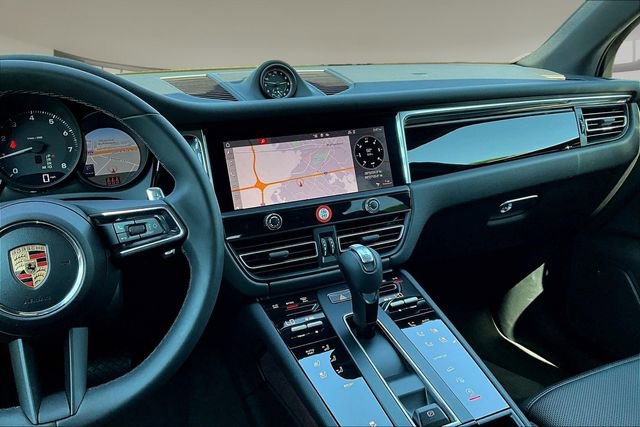 Used 2026 Porsche Macan image 9