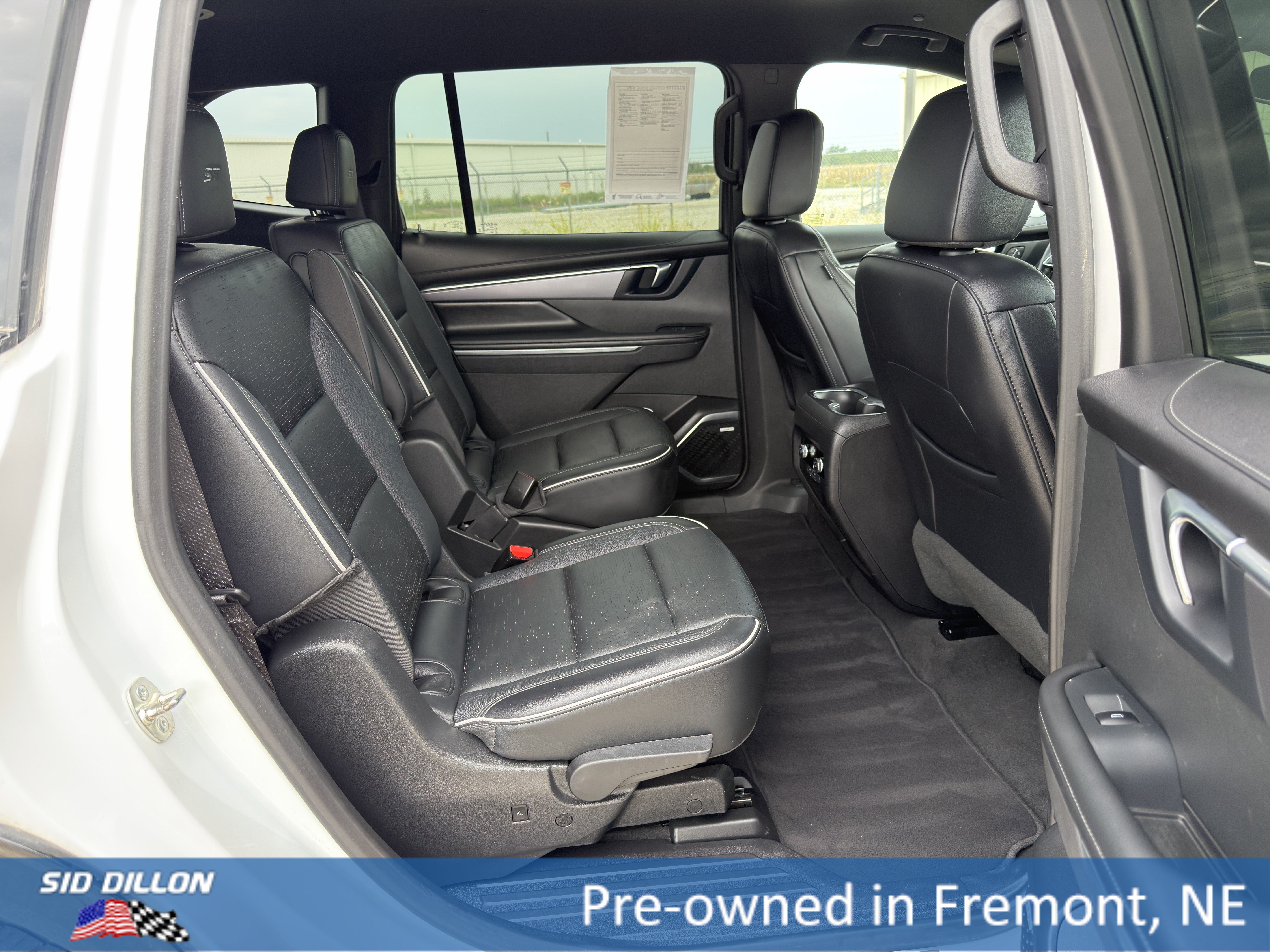 Used 2025 Buick Enclave Sport Touring w/ Power Package AWD/4WD image 18