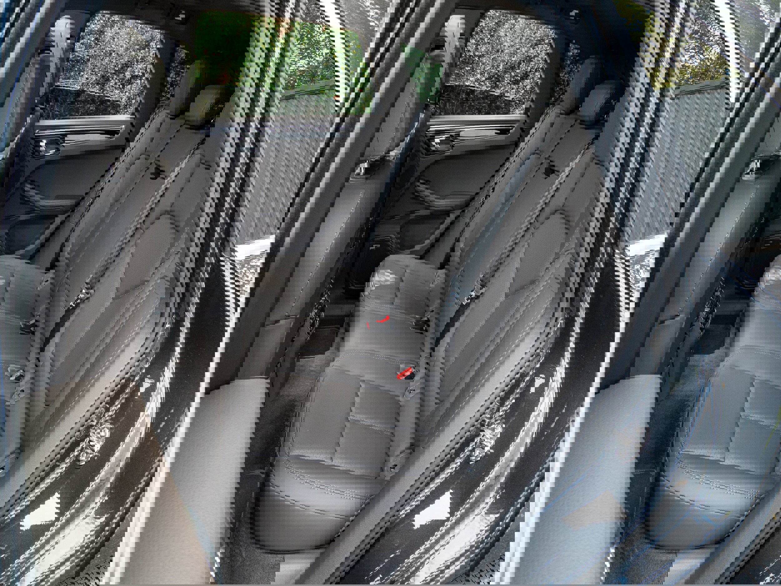 Used 2024 Porsche Macan image 37