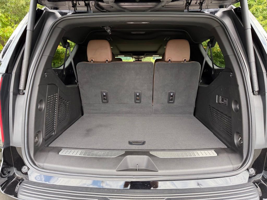 Certified 2024 Chevrolet Suburban High Country w/ Premium Package 2 AWD/4WD image 52