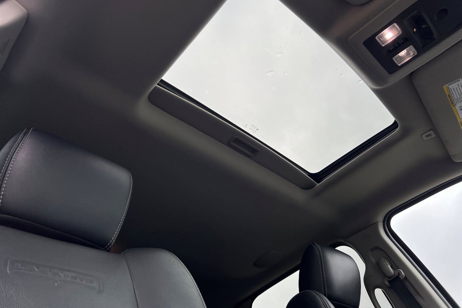 Used 2017 RAM 3500 Laramie image 18