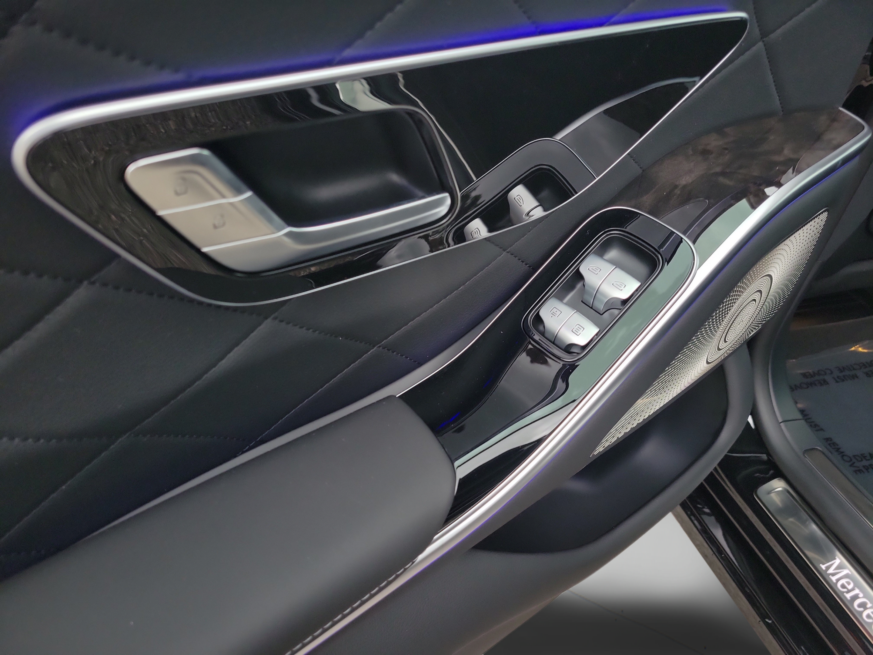 New 2026 Mercedes-Benz S 580e 4MATIC Sedan image 32
