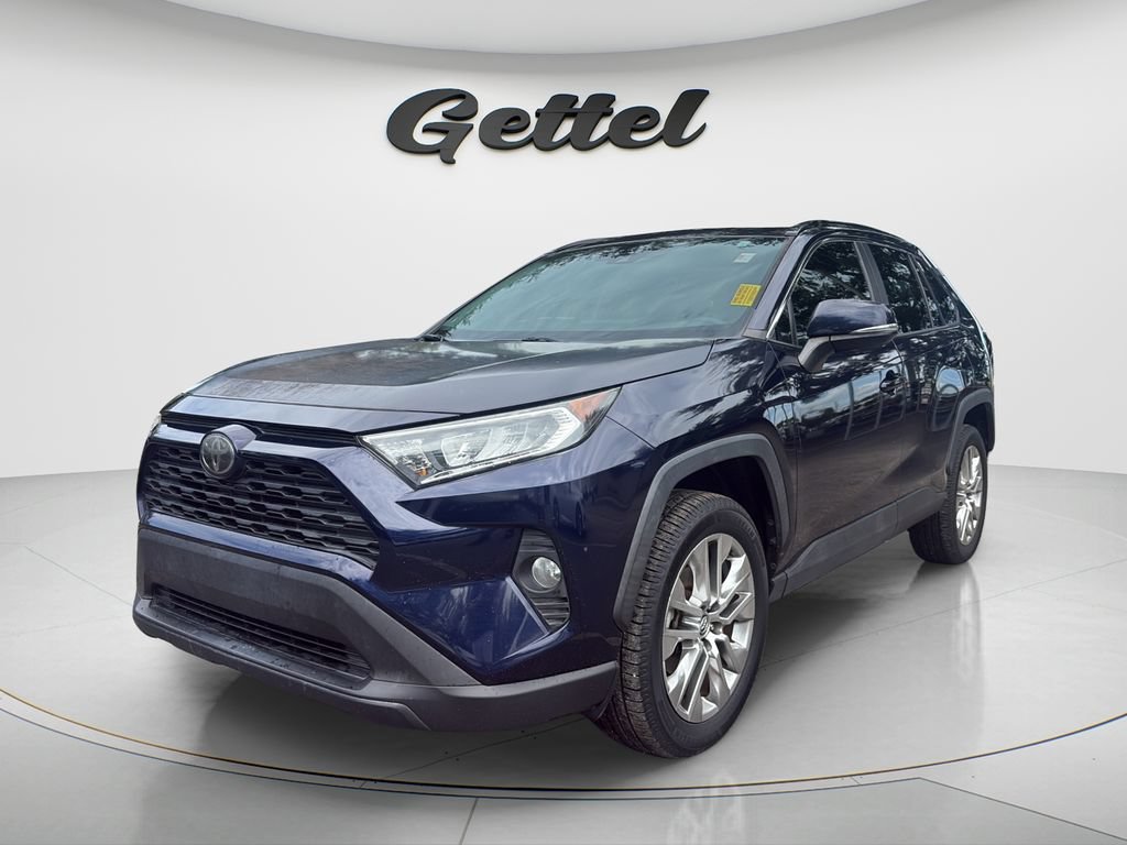 Used 2020 Toyota RAV4 XLE Premium AWD/4WD video 1