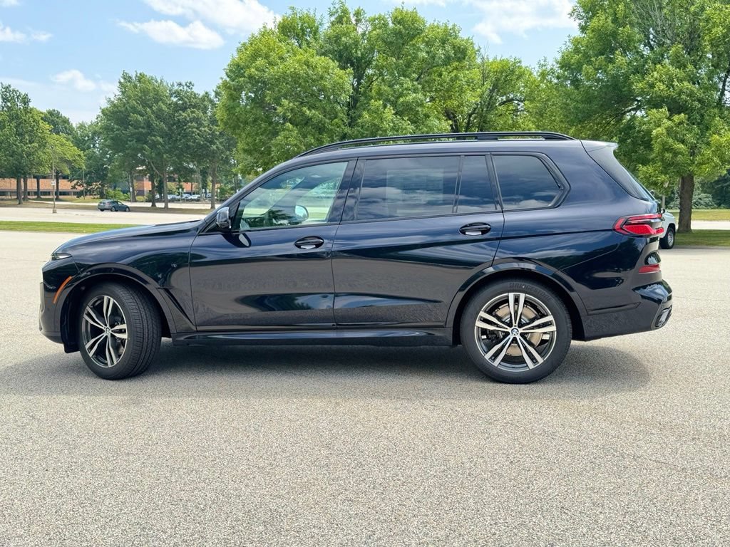 New 2027 BMW X7 xDrive40i w/ M Sport Package AWD/4WD image 3