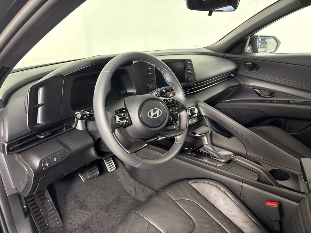 New 2026 Hyundai Elantra SEL Sport FWD image 16
