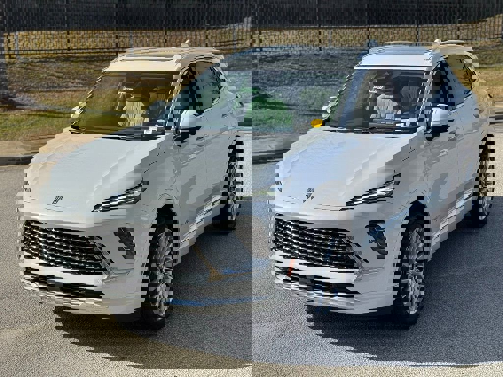 New 2026 Buick Envision Avenir image 9