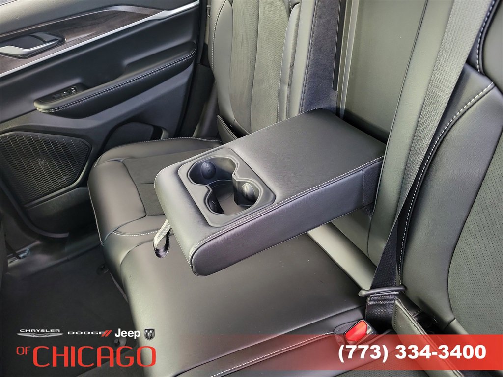 New 2026 Jeep Grand Cherokee Altitude image 11