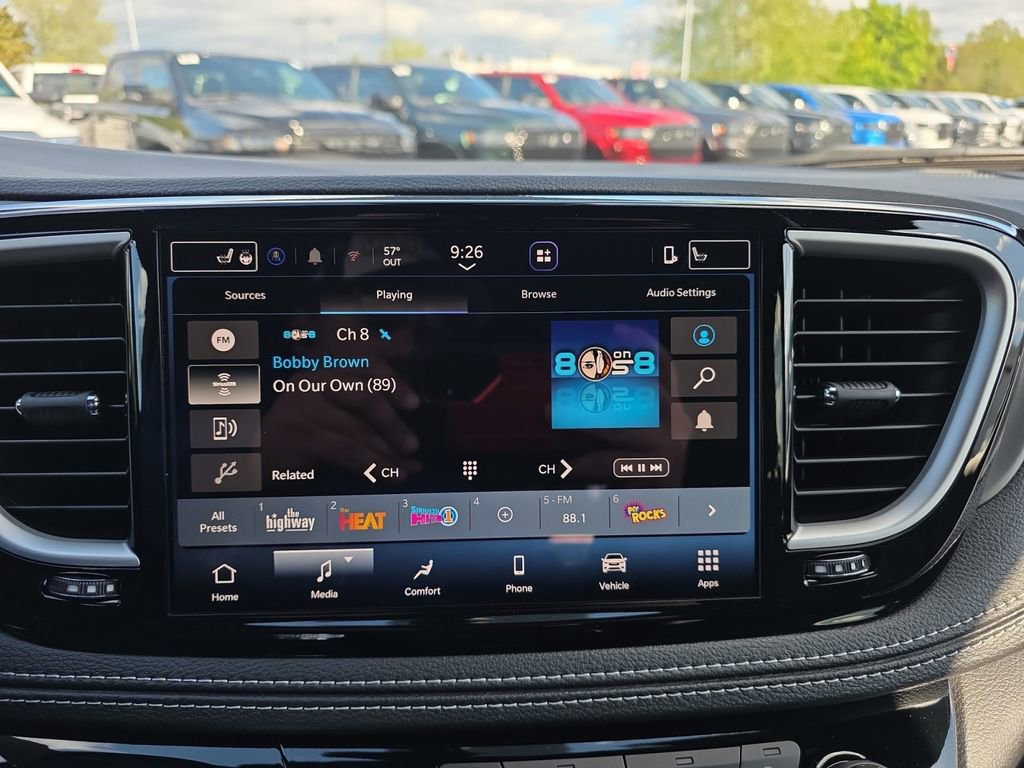 New 2027 Chrysler Pacifica Select FWD image 17