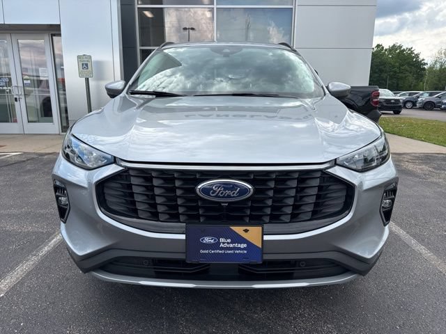 Certified 2023 Ford Escape Platinum w/ Class II Trailer Tow Package AWD/4WD image 2
