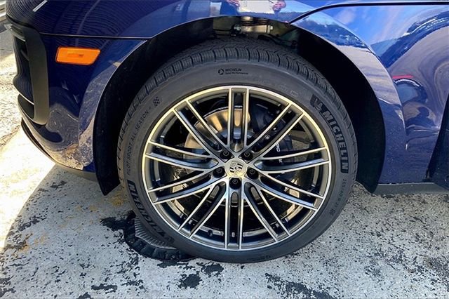 Certified 2026 Porsche Macan image 15