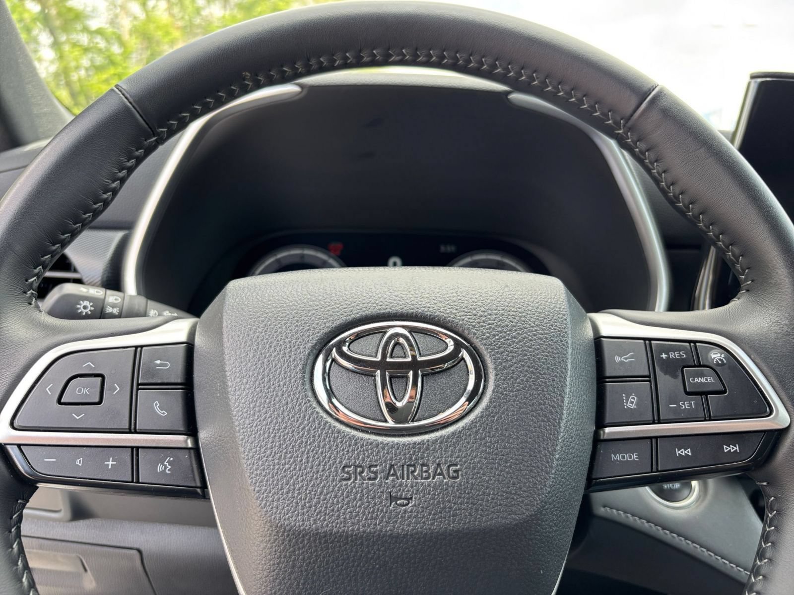 Used 2025 Toyota Highlander XSE AWD/4WD image 24