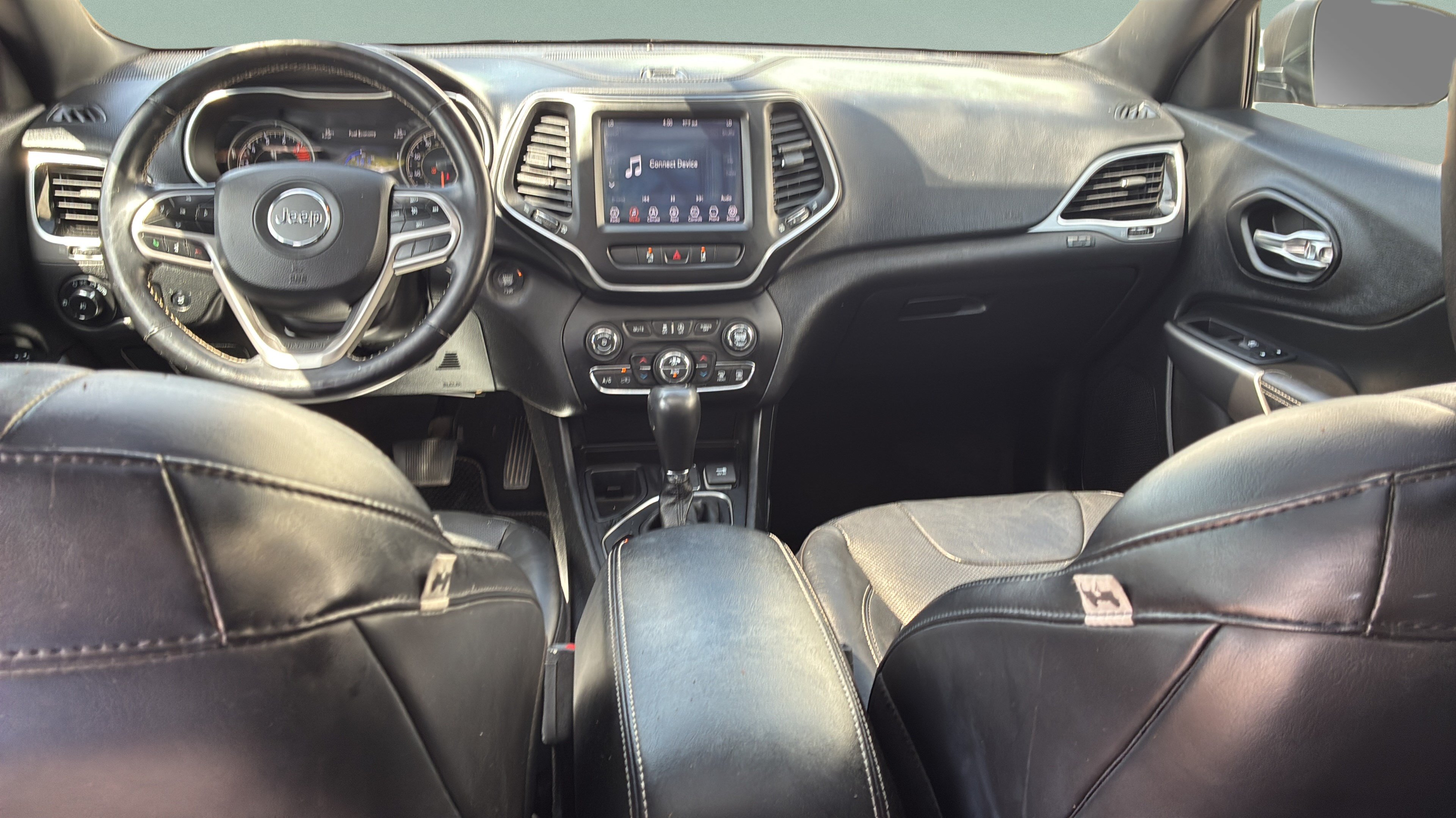 Used 2021 Jeep Cherokee Latitude Lux 80th Anniv w/ Quick Order Package 26U 80TH FWD image 21