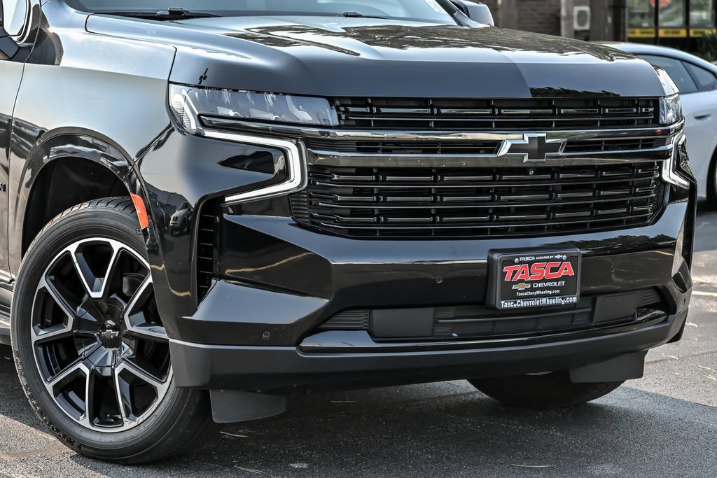 Used 2021 Chevrolet Suburban RST w/ Luxury Package AWD/4WD image 3