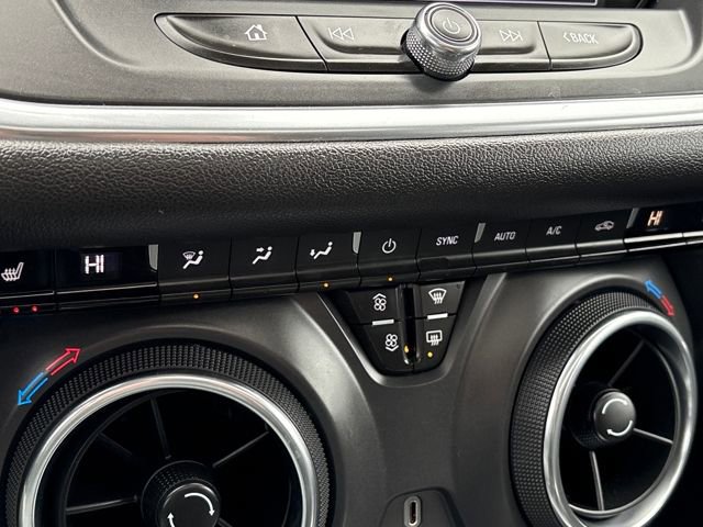 Used 2021 Chevrolet Blazer LT w/ Midnight/Sport Edition image 17