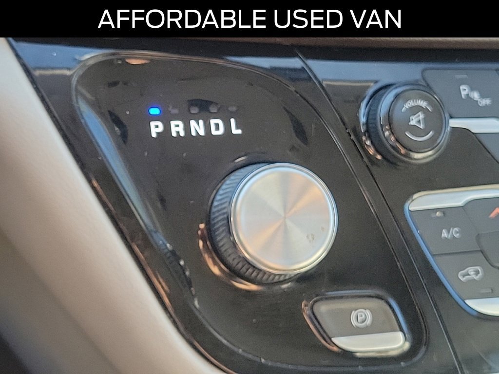 Used 2017 Chrysler Pacifica Touring-L Plus FWD image 31