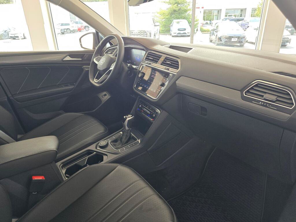 Used 2024 Volkswagen Tiguan SE w/ MDO Package, Two-Row AWD/4WD image 45