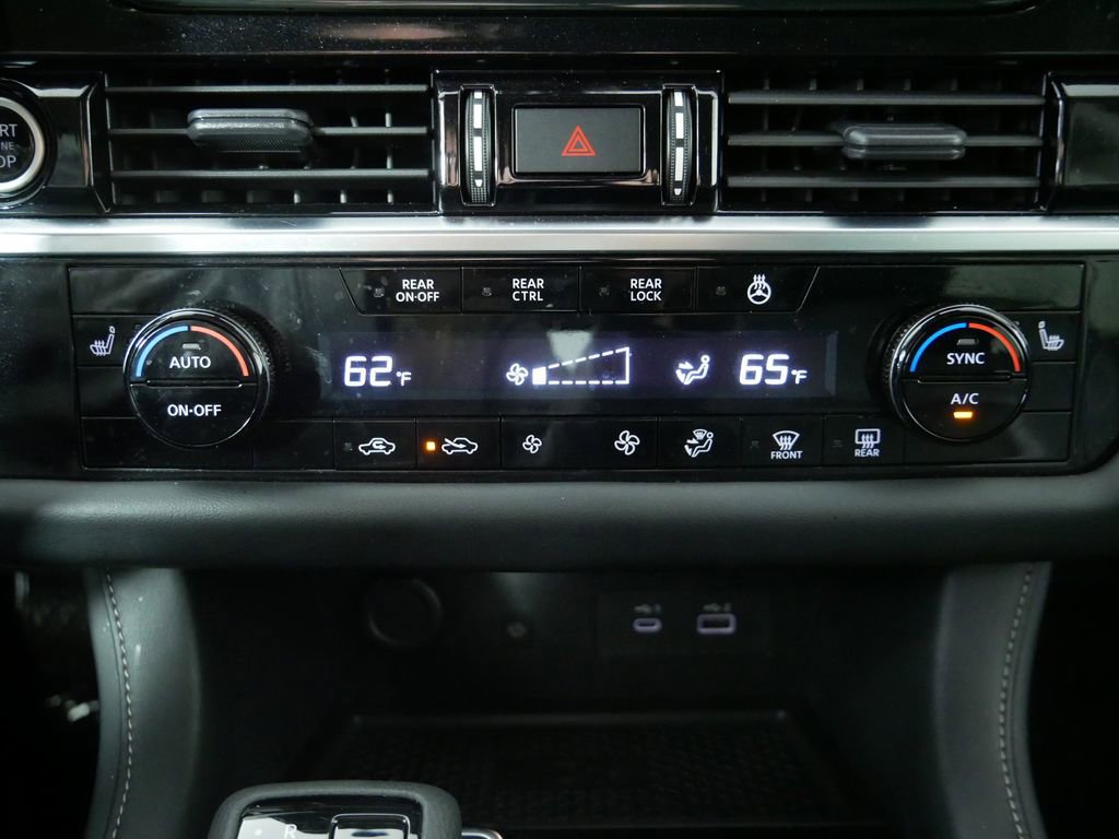 Used 2023 Nissan Pathfinder SL w/ SL Premium Package AWD/4WD image 30