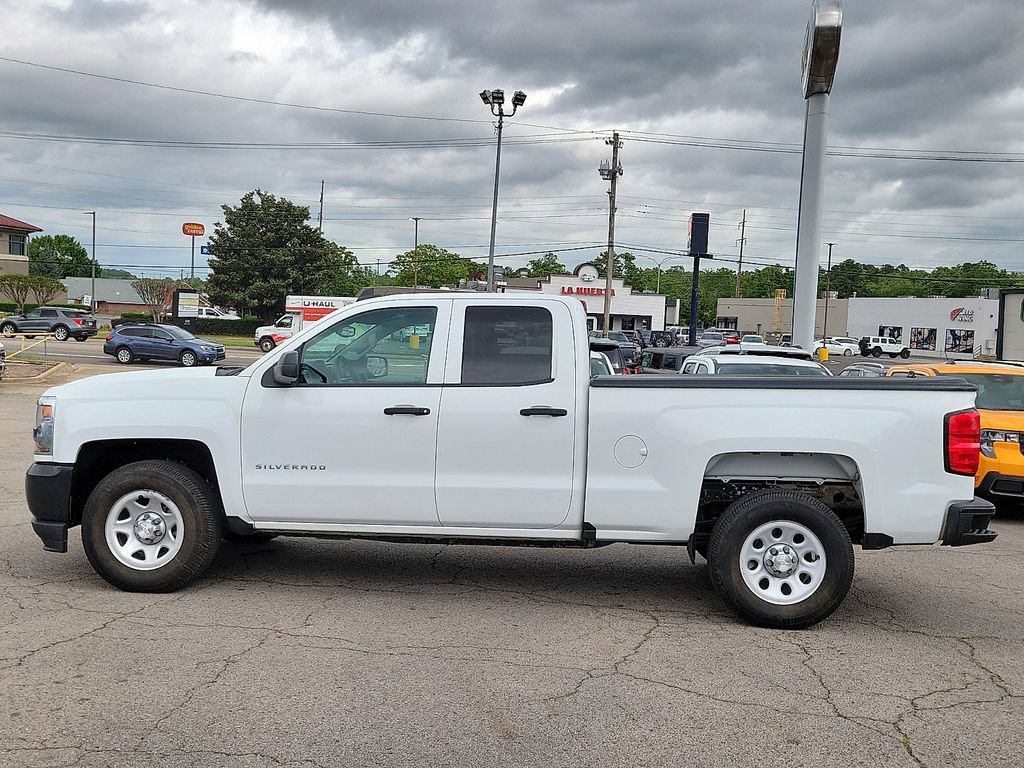 Used 2019 Chevrolet Silverado 1500 W/T w/ WT Convenience Package RWD image 3