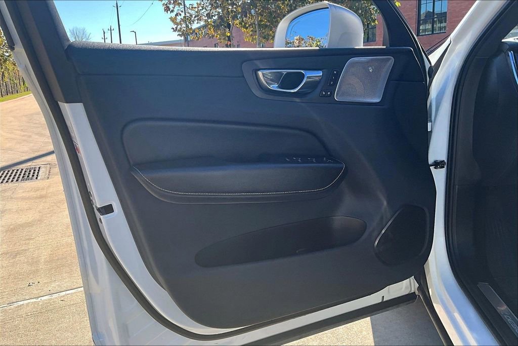 Used 2019 Volvo XC60 T8 R-Design w/ Advanced Package image 23