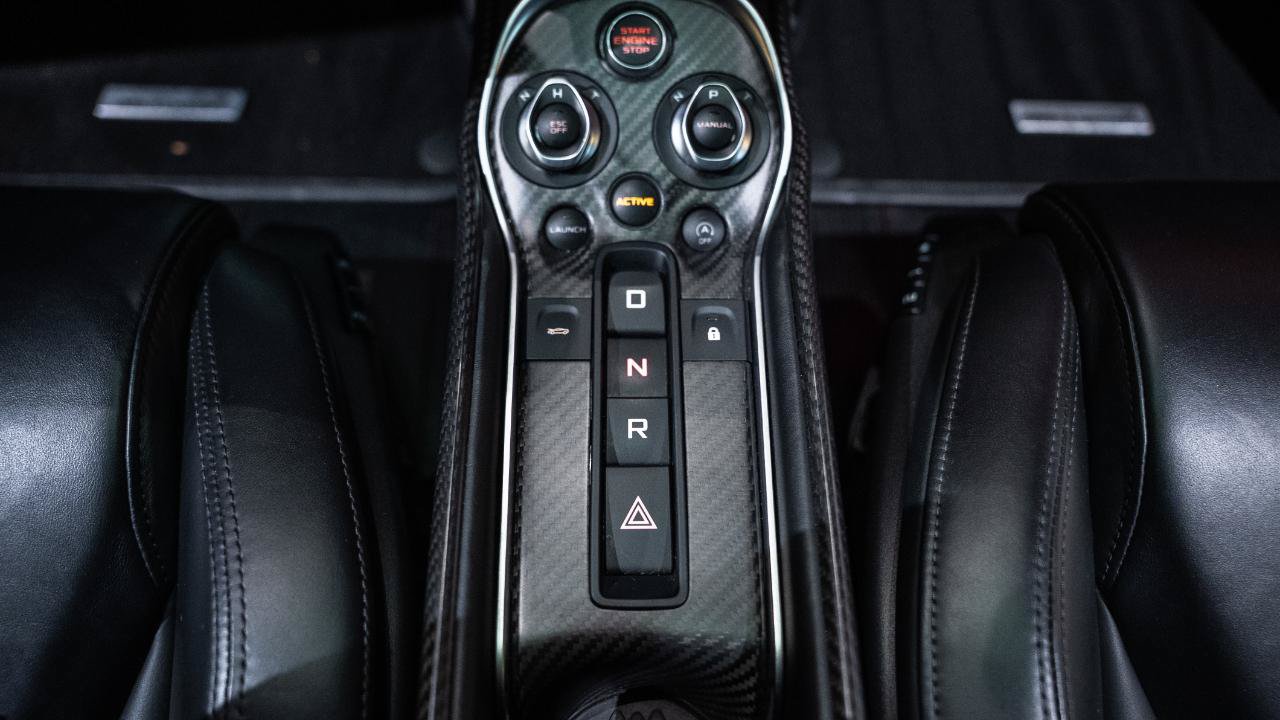 Used 2019 McLaren 600LT RWD image 23