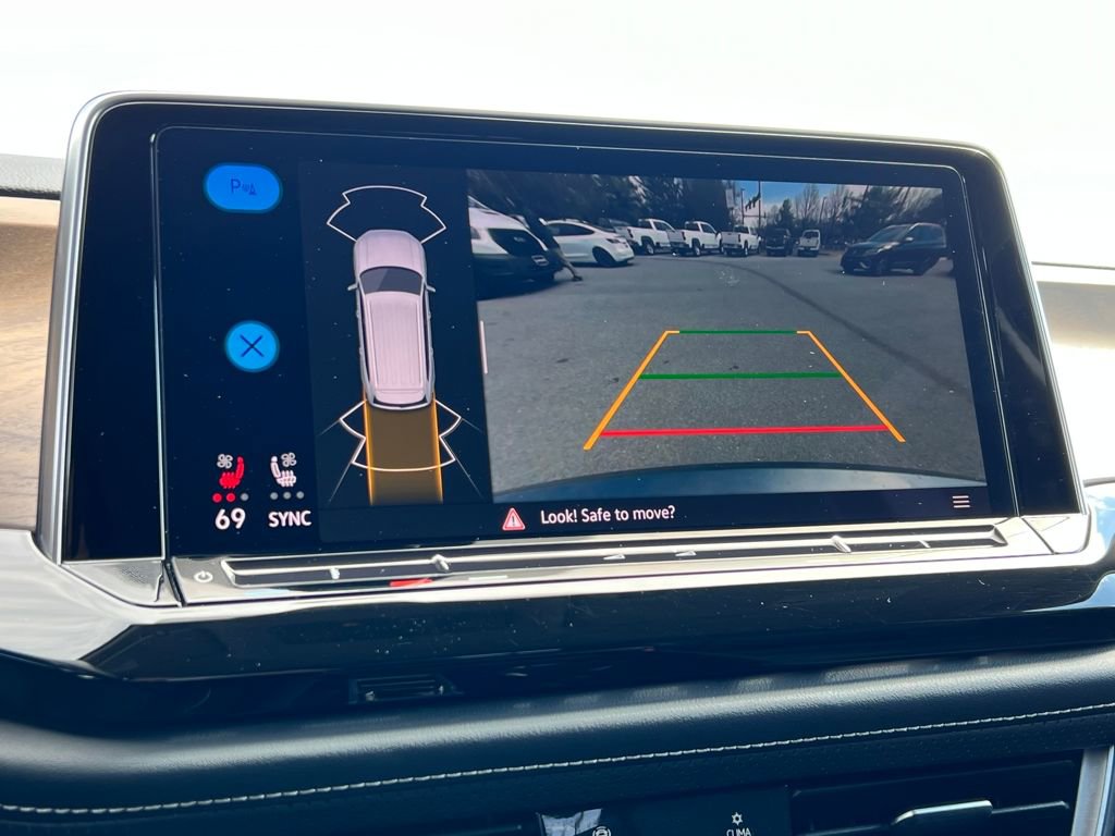 Used 2025 Volkswagen Atlas SE image 29