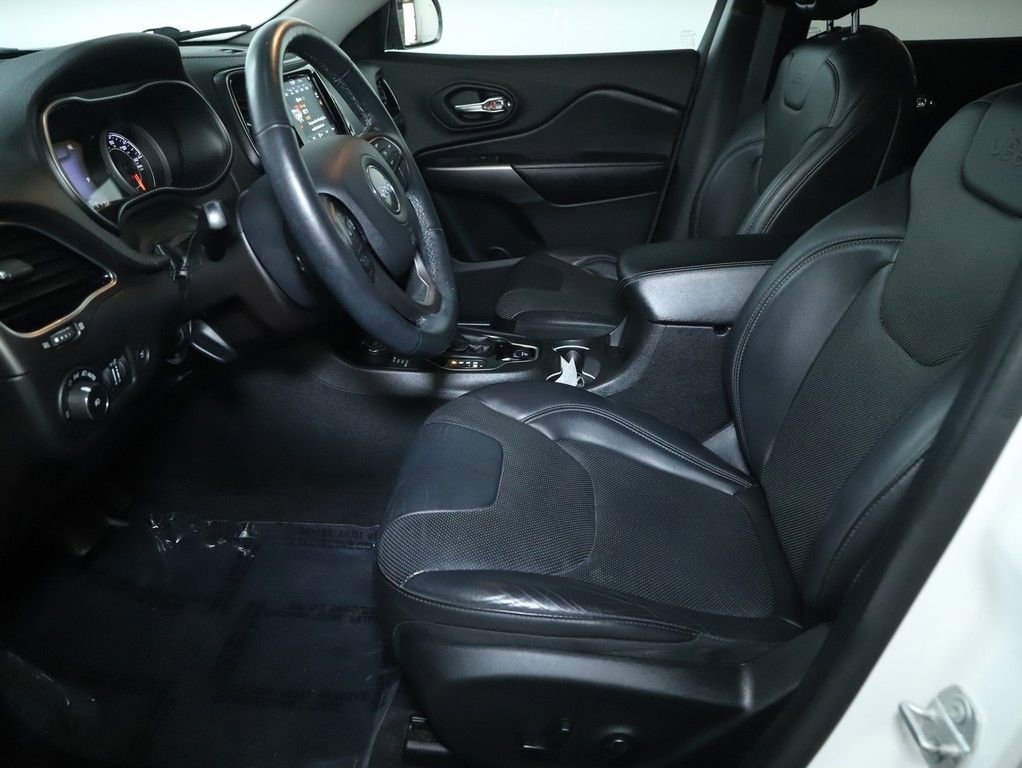 Used 2019 Jeep Cherokee Limited image 19