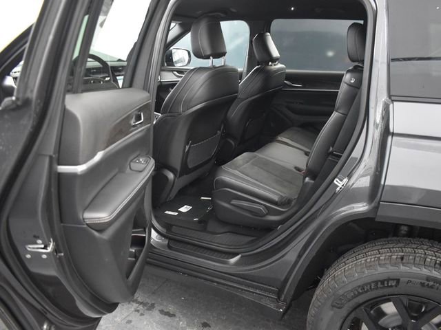 New 2026 Jeep Grand Cherokee L 4WD image 36