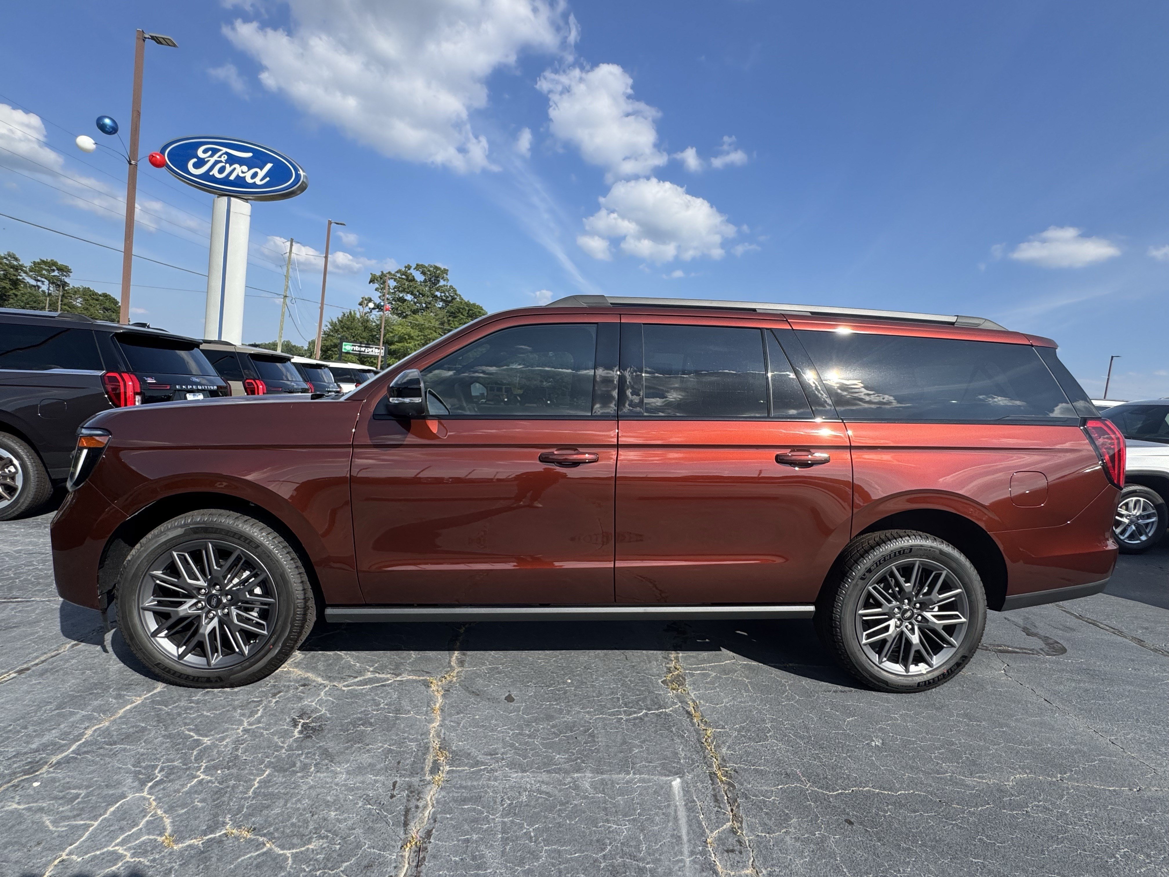 New 2027 Ford Expedition Max Platinum w/ Stealth Appearance Package RWD image 8