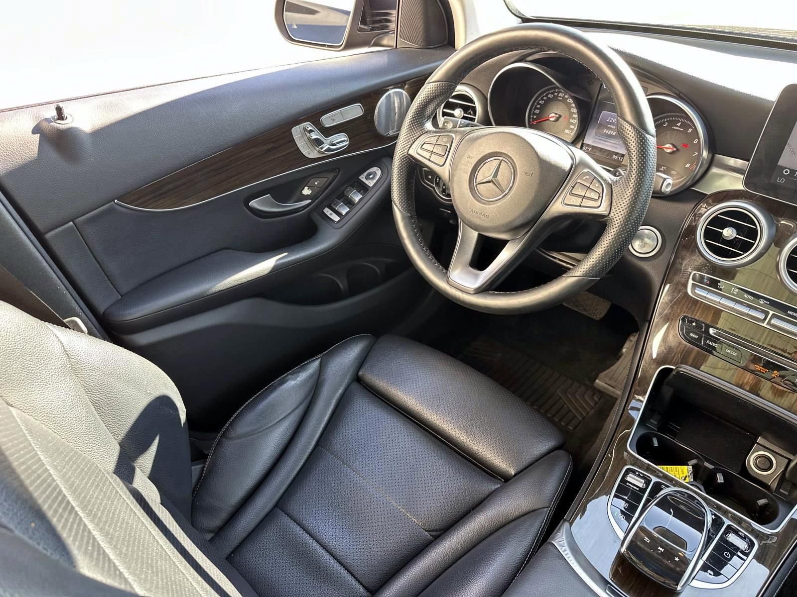 Used 2017 Mercedes-Benz GLC 300 4MATIC image 31