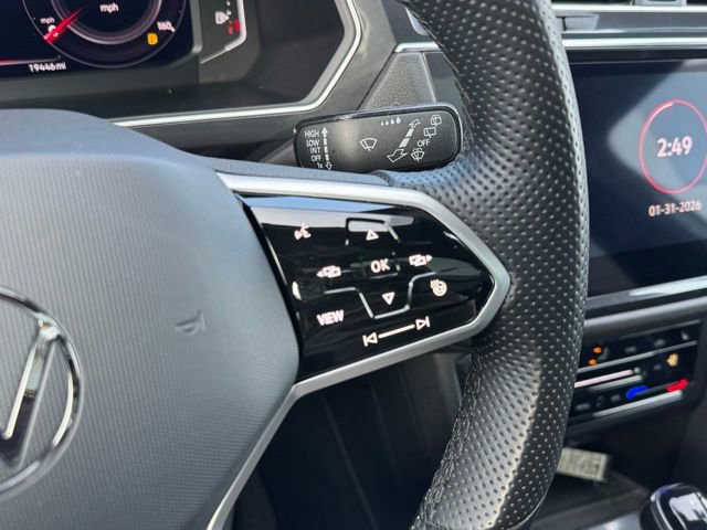 Certified 2022 Volkswagen Tiguan SEL R-Line image 39