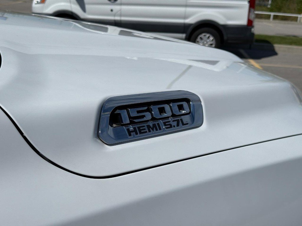 Used 2022 RAM 1500 Limited w/ Body Color Bumper Group AWD/4WD image 11