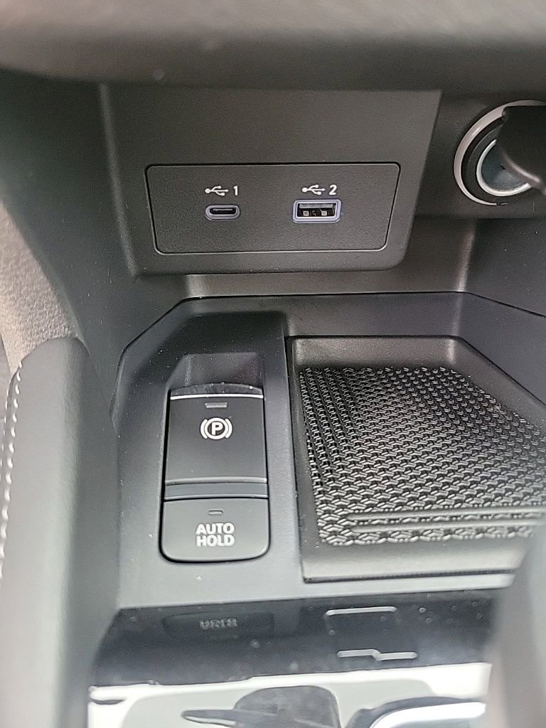 Certified 2024 Nissan Kicks SR image 31