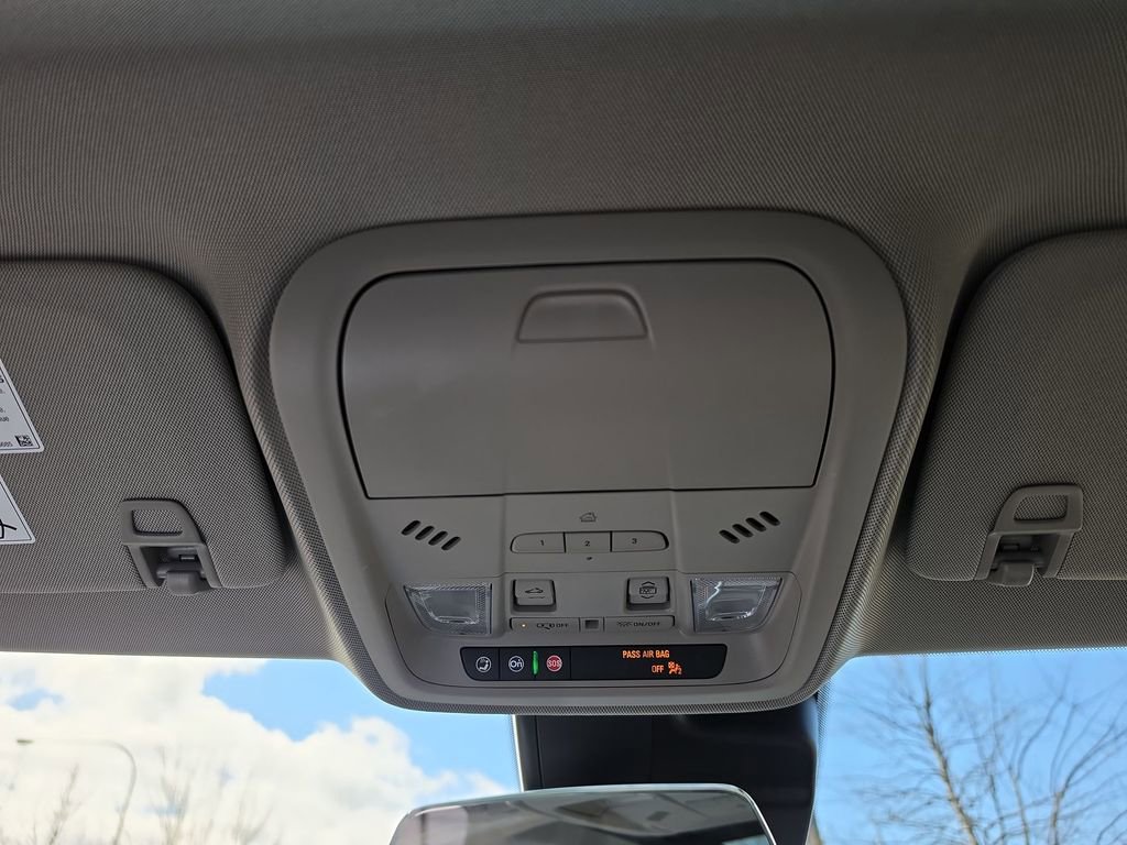 Certified 2021 Cadillac XT4 Luxury w/ Cold Weather Package image 20