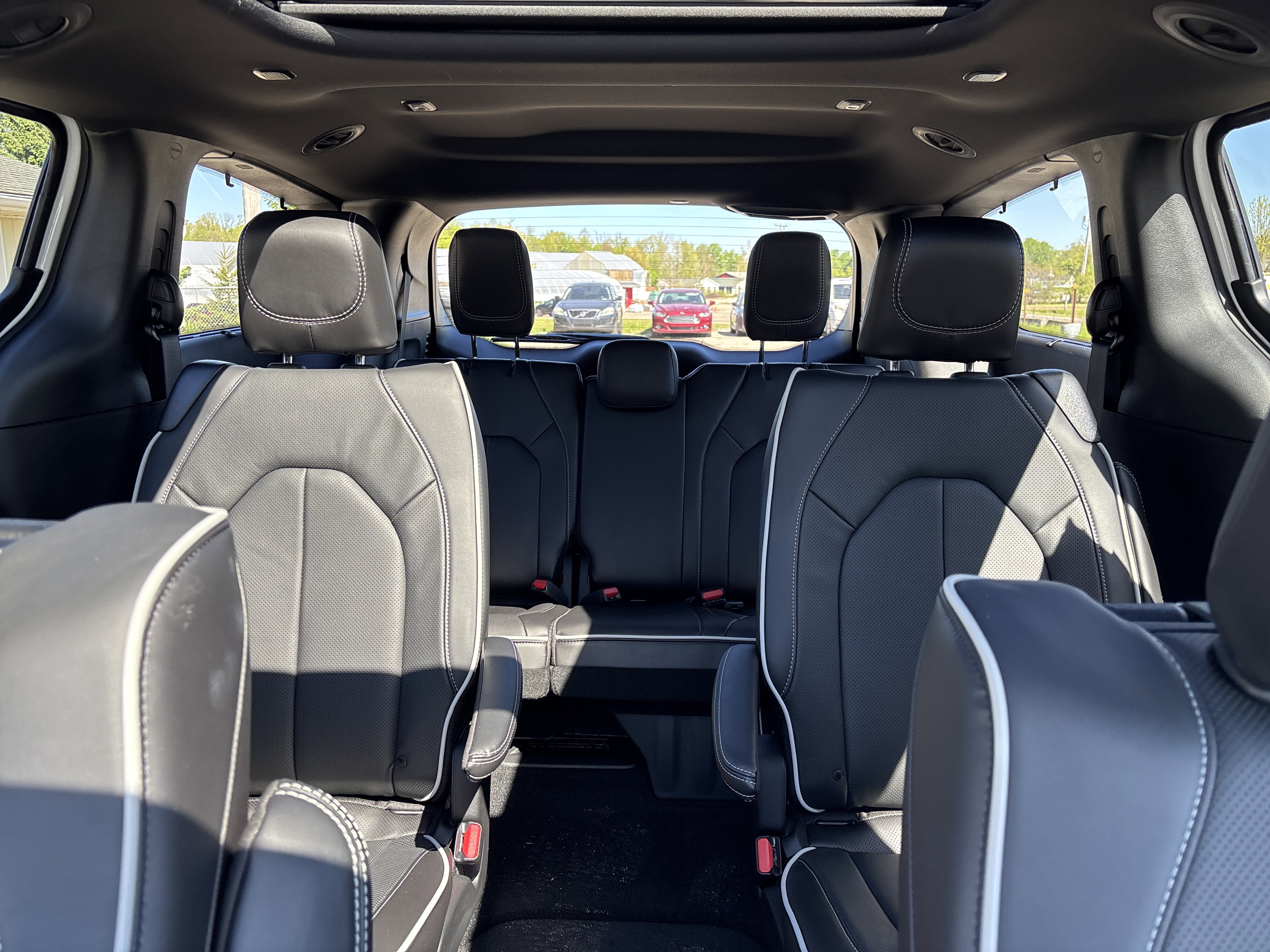 New 2026 Chrysler Pacifica Limited w/ Uconnect Theater Family Group AWD/4WD image 37