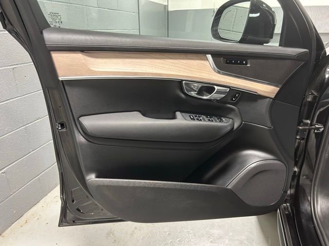 Used 2025 Volvo XC90 B6 Plus AWD/4WD image 7