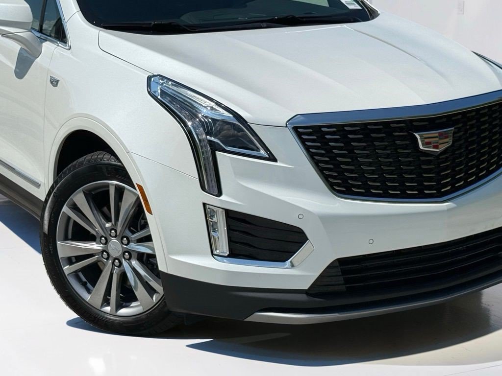 Certified 2025 Cadillac XT5 Premium Luxury AWD/4WD image 5