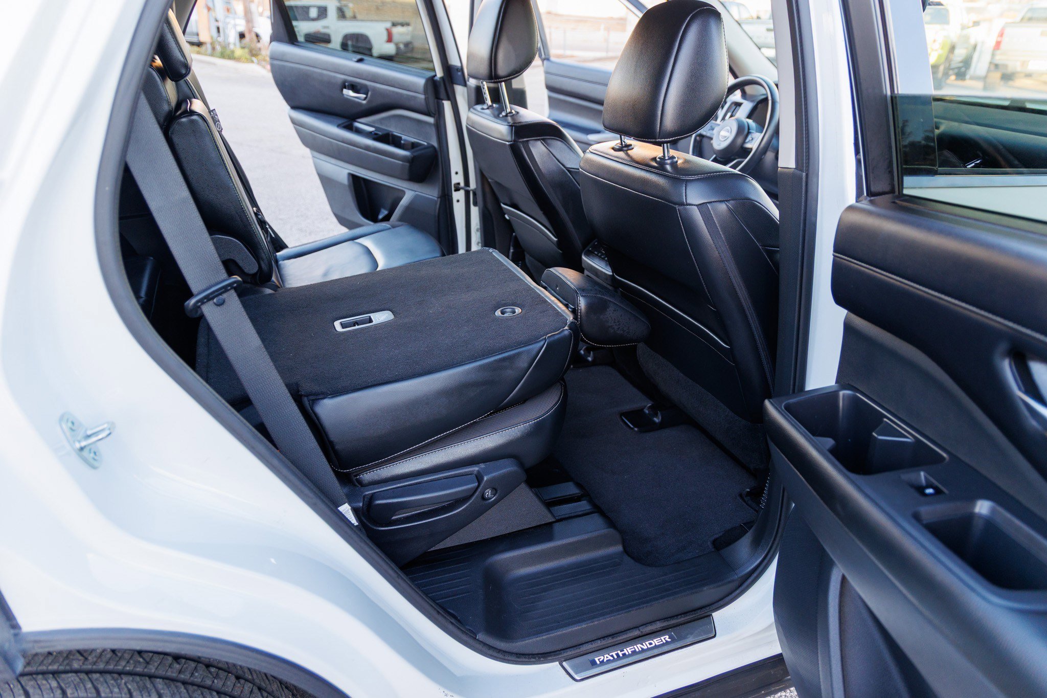 Used 2023 Nissan Pathfinder SL w/ Lighting Package (N92) image 57