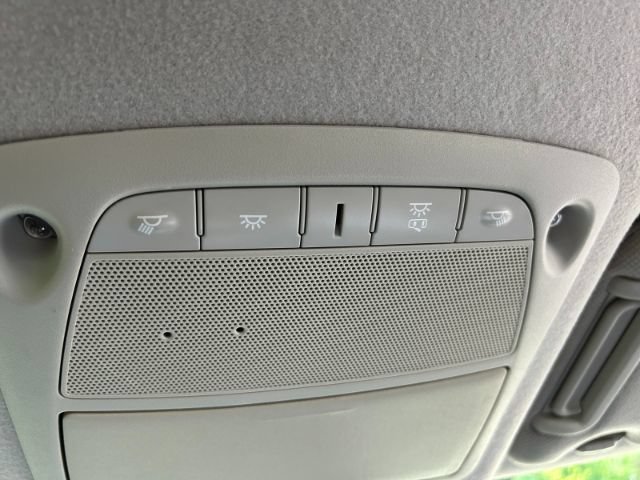 Used 2015 Nissan Leaf SL FWD image 22