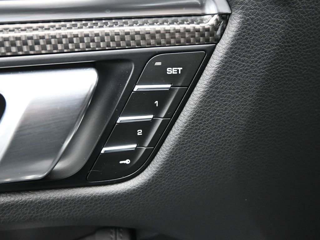 Used 2024 Porsche Macan Turbo image 21
