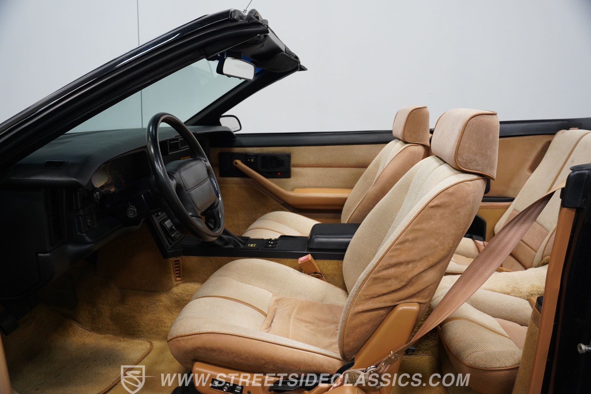 Used 1991 Chevrolet Camaro Z28 RWD image 39